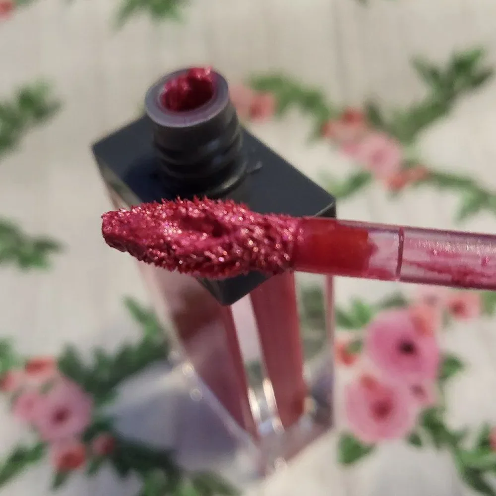 Lique Metallic Liquid Lip Gloss Delicious